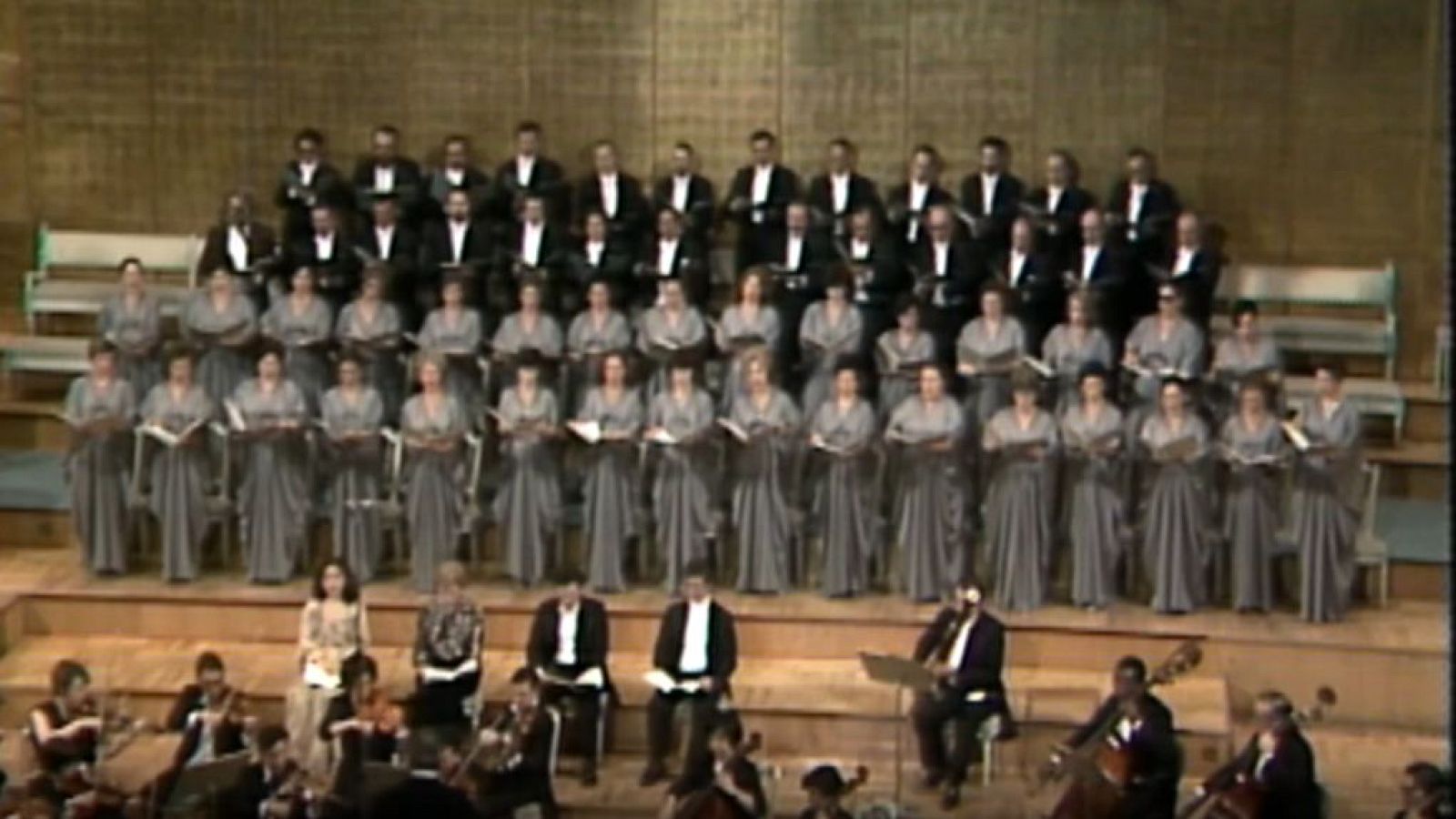 Concierto de la Orquesta Sinfónica y Coro de RTVE. Obras de Mozart y Brahms