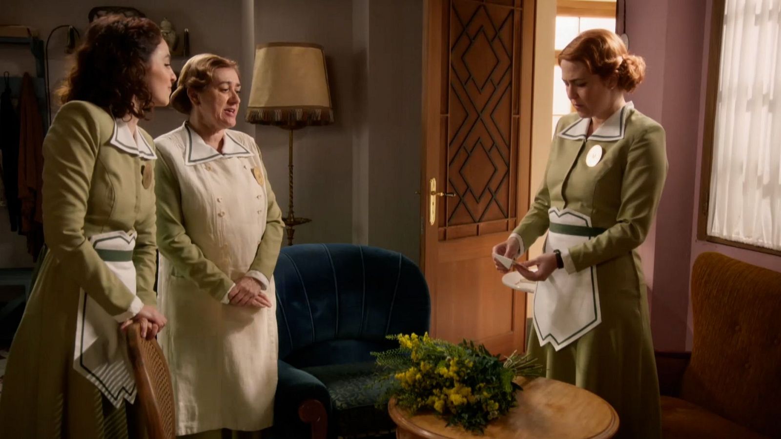 La Moderna: Un admirador secreto aparece en la vida de Antonia - Salón de té La Moderna | Ver