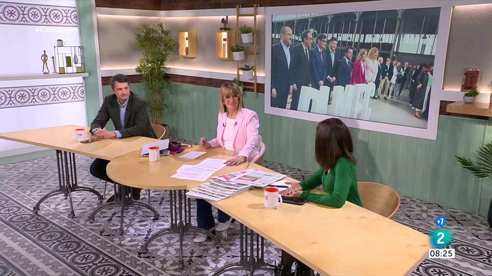 Gemma Nierga entrevista Santi Rodríguez. El periodista Alberto Surio explica com s'arriba als comicis bascos. I fem tertúlia del partit de Champions