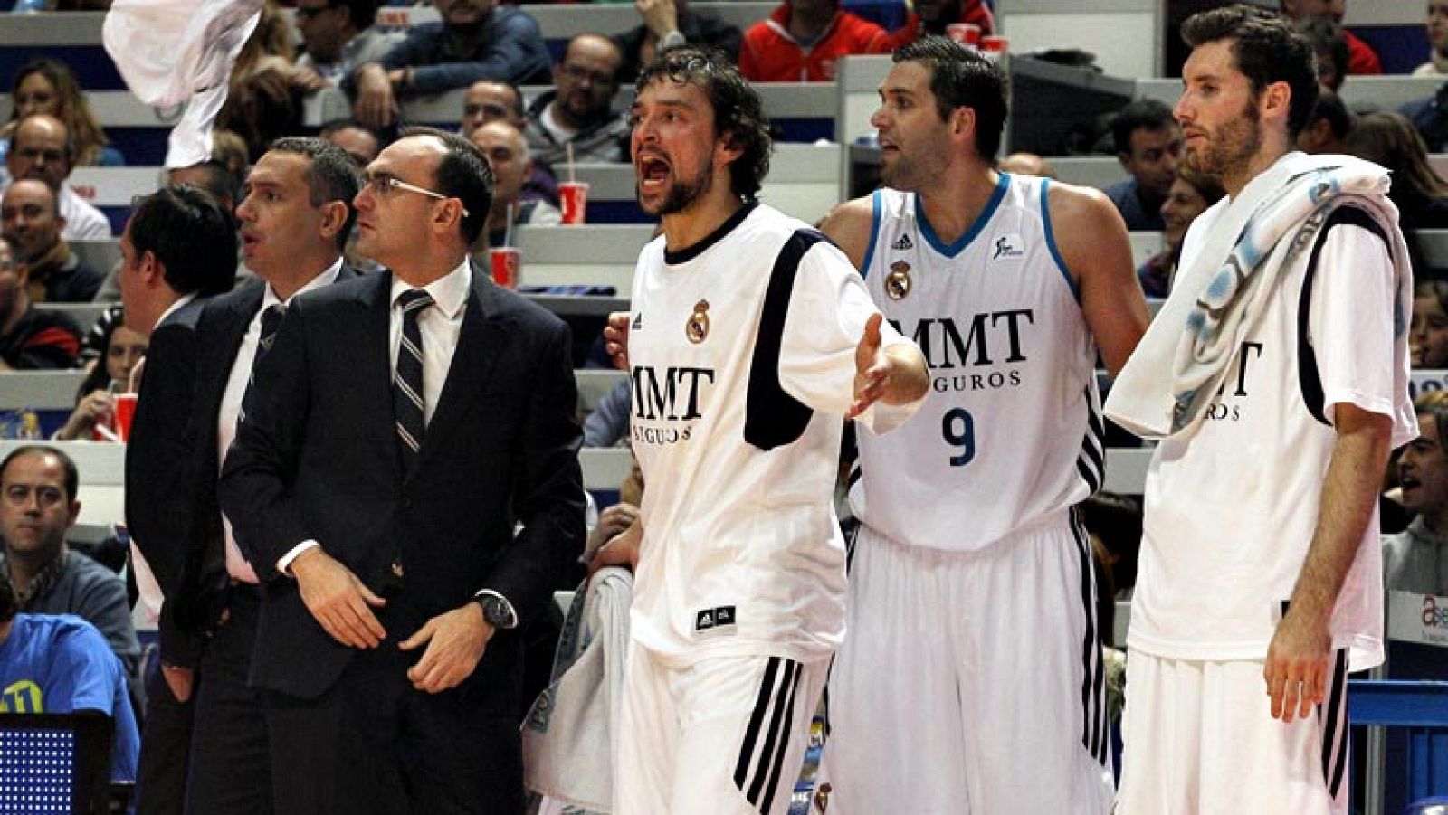 El Real Madrid se apuntó el derbi ante el Asefa Estudiantes (74-87) y sumó su undécima victoria en la Liga Endesa, lo que le permite disfrutar ya de tres triunfos de ventaja respecto a sus perseguidores. Guiado por el acierto anotador de Rudy Fernánd