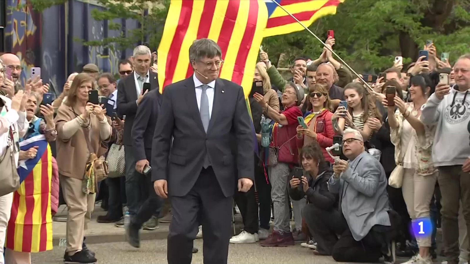 El joc d'aliances i vetos entre candidats marca el diari de precampanya del 12M - L'Informatiu | Veure