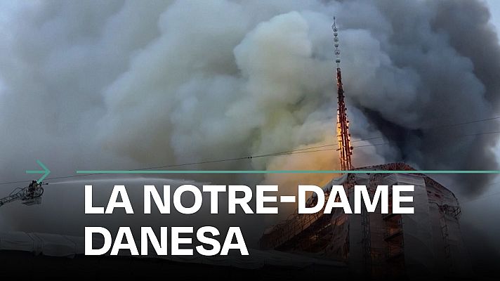 Modo Digital - Un incendio devora la icónica bolsa de Copenhague del siglo XVII