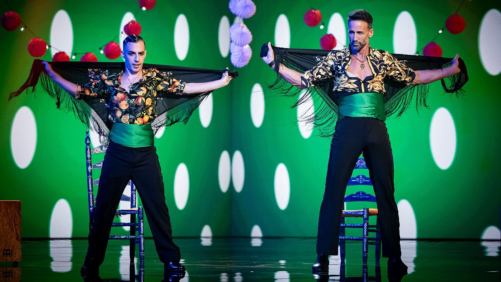 Escassi y Raúl, bailan "Sarandonga" en 'Baila como puedas' - Baila como puedas | Ver