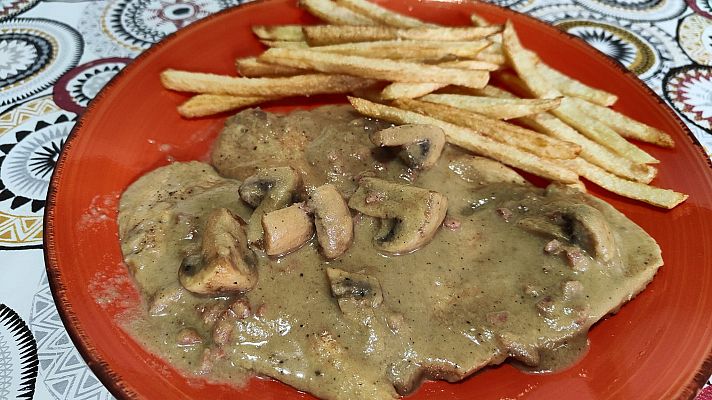 Mañaneros 360 - Receta de pechuga de pollo en salsa con champiñones