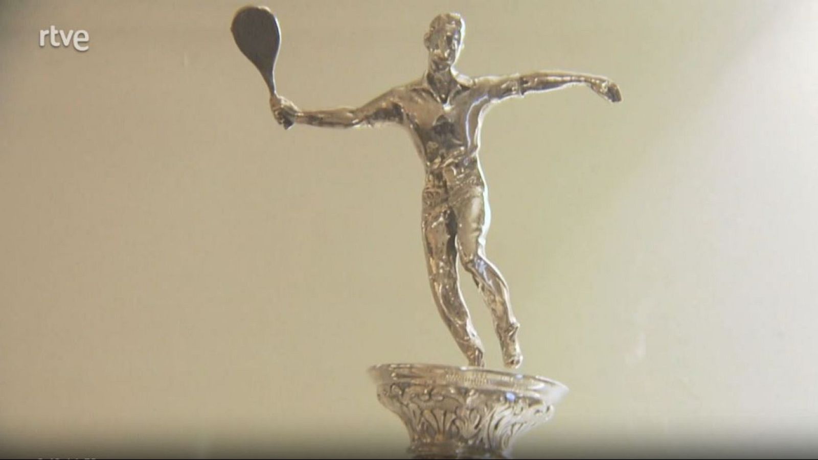 La copa del ganador del Trofeo Conde de Godó - Tesoros del Godó | Ver