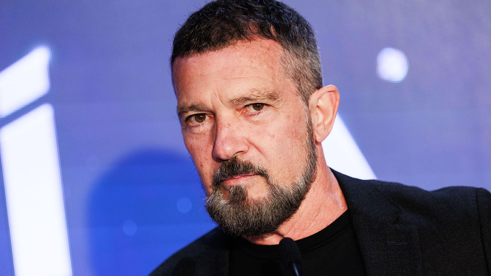 El nuevo musical de Antonio Banderas: "Tocando nuestra canción" | Ver