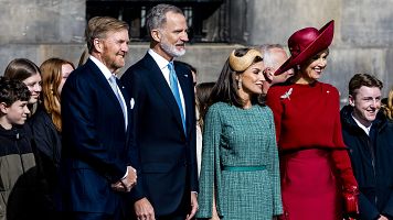 Los reyes de los Pases Bajos reciben con honores a Felipe VI y a la reina Letizia