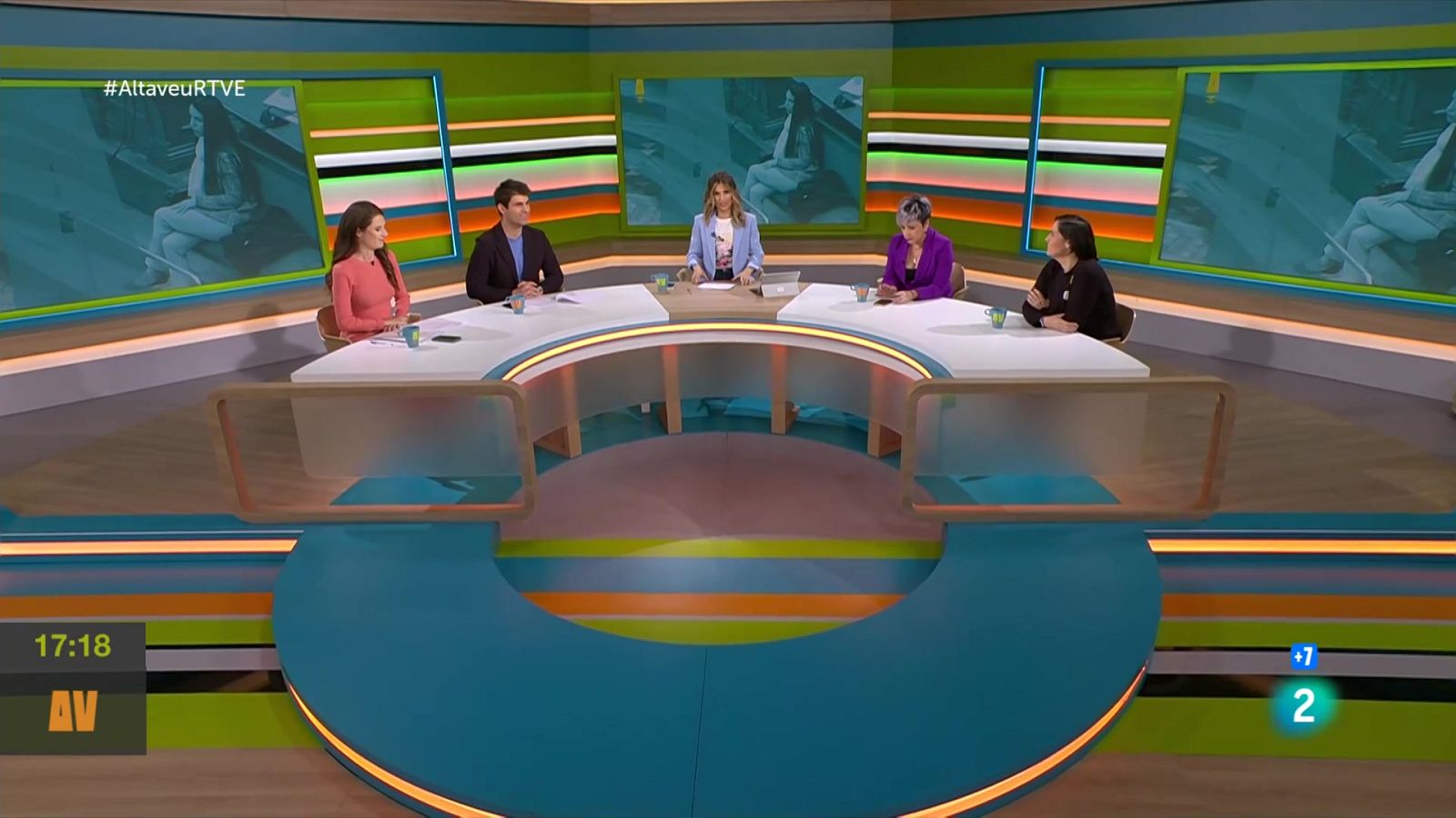 L'altaveu: Gir de guió al crim de la Guàrdia Urbana, la corba de la felicitat i Bárbara Rey - L'altaveu | Veure