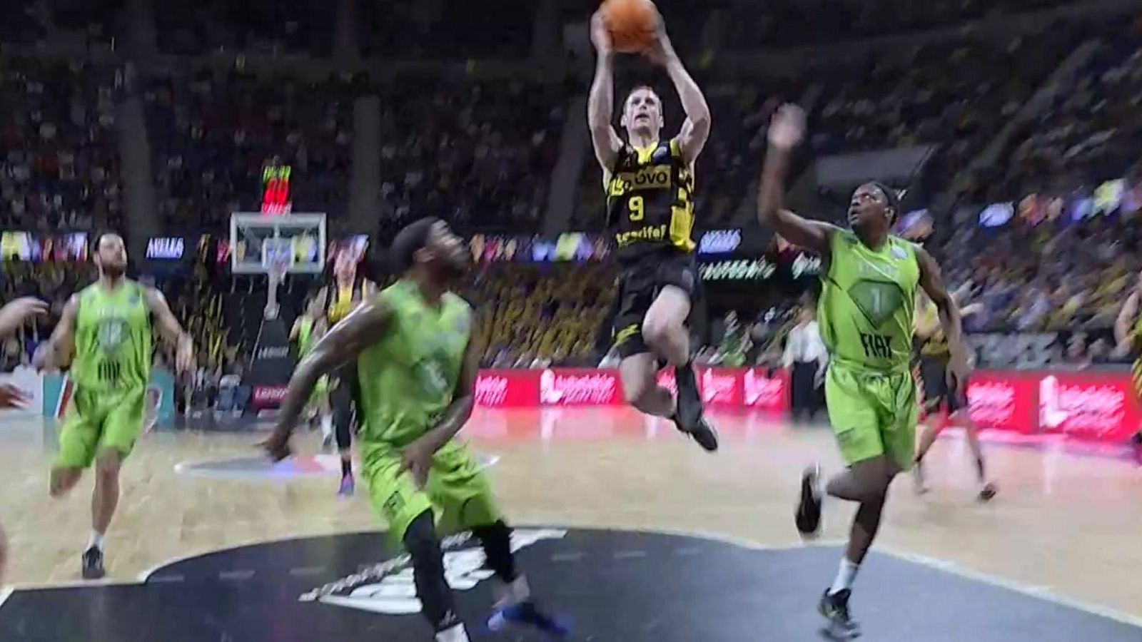 Baloncesto - Champions League. Play Off 1/4 Final: Lenovo Tenerife - Tofas Bursa - ver ahora