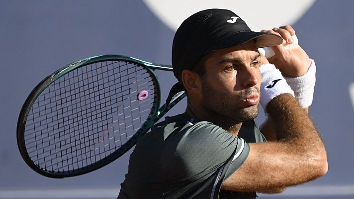 Tenis - Tsitsipas sufre ante Facundo Díaz, revelación del Godó