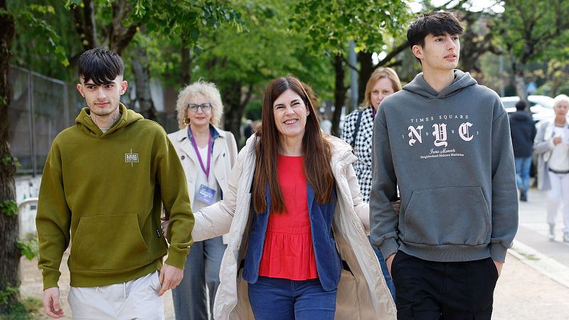 Miren Gorrotxategi (Elkarrekin Podemos) vota en Durango: "Que no decidan por ti"