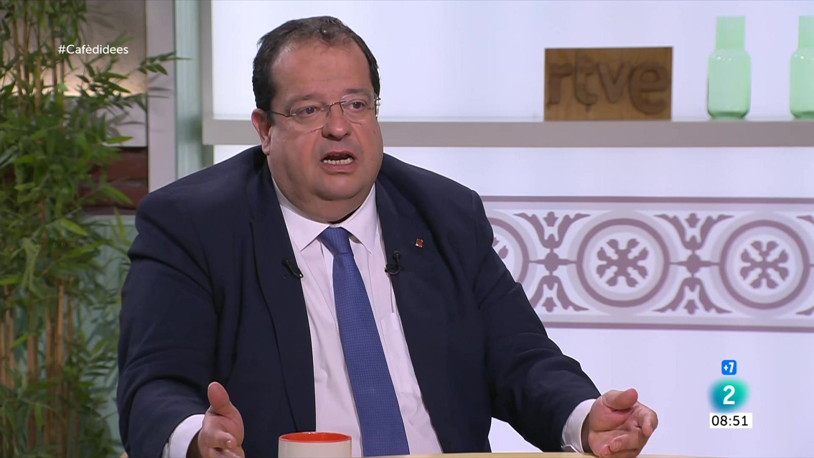 Elena creu que Junts deixa la porta oberta a un Govern amb el PSC | Veure