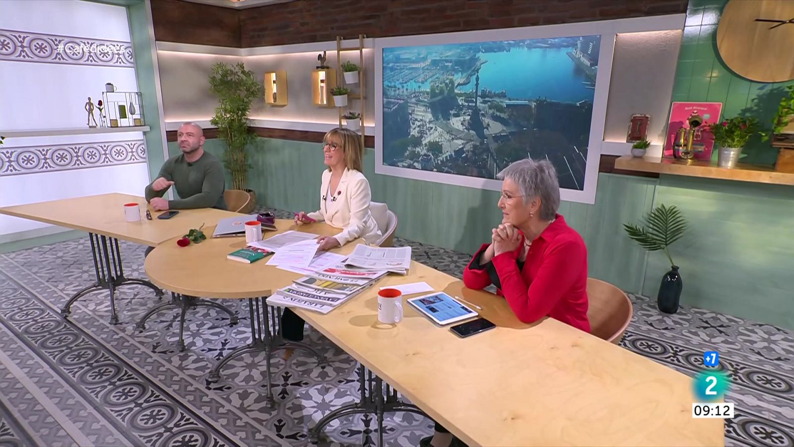 Gemma Nierga entrevista Laura Borràs. Carmen Calvo ens presenta el llibre 'Nosotras'. I vivim la diada de Sant Jordi 2024 pels carrers de Barcelona