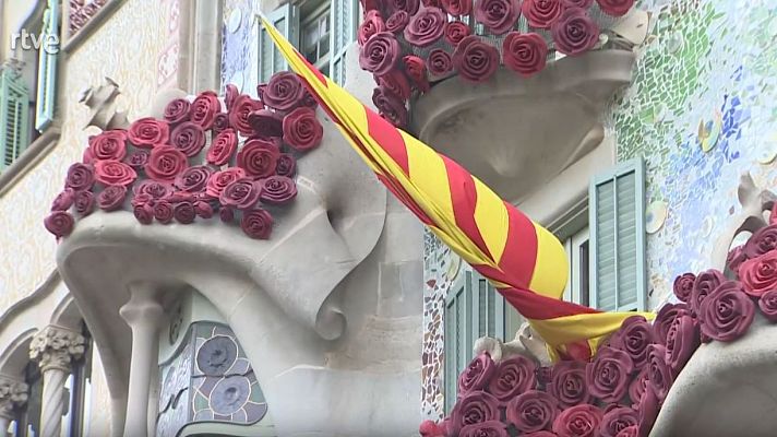 Arxiu TVE Catalunya - Roses d'Antoni Gaudí a la casa Batlló per Sant Jordi