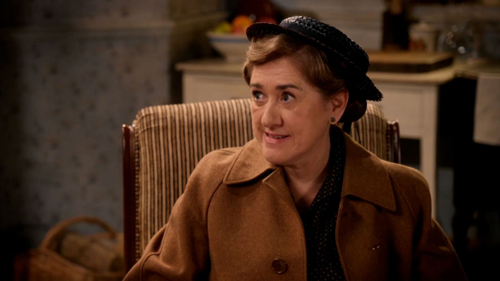 La Moderna: Esperanza se sincera con Antonia - Salón de té La Moderna | Ver