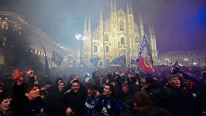 Fútbol - Las calles de Milán celebra el 20º 'Scudetto' del Inter