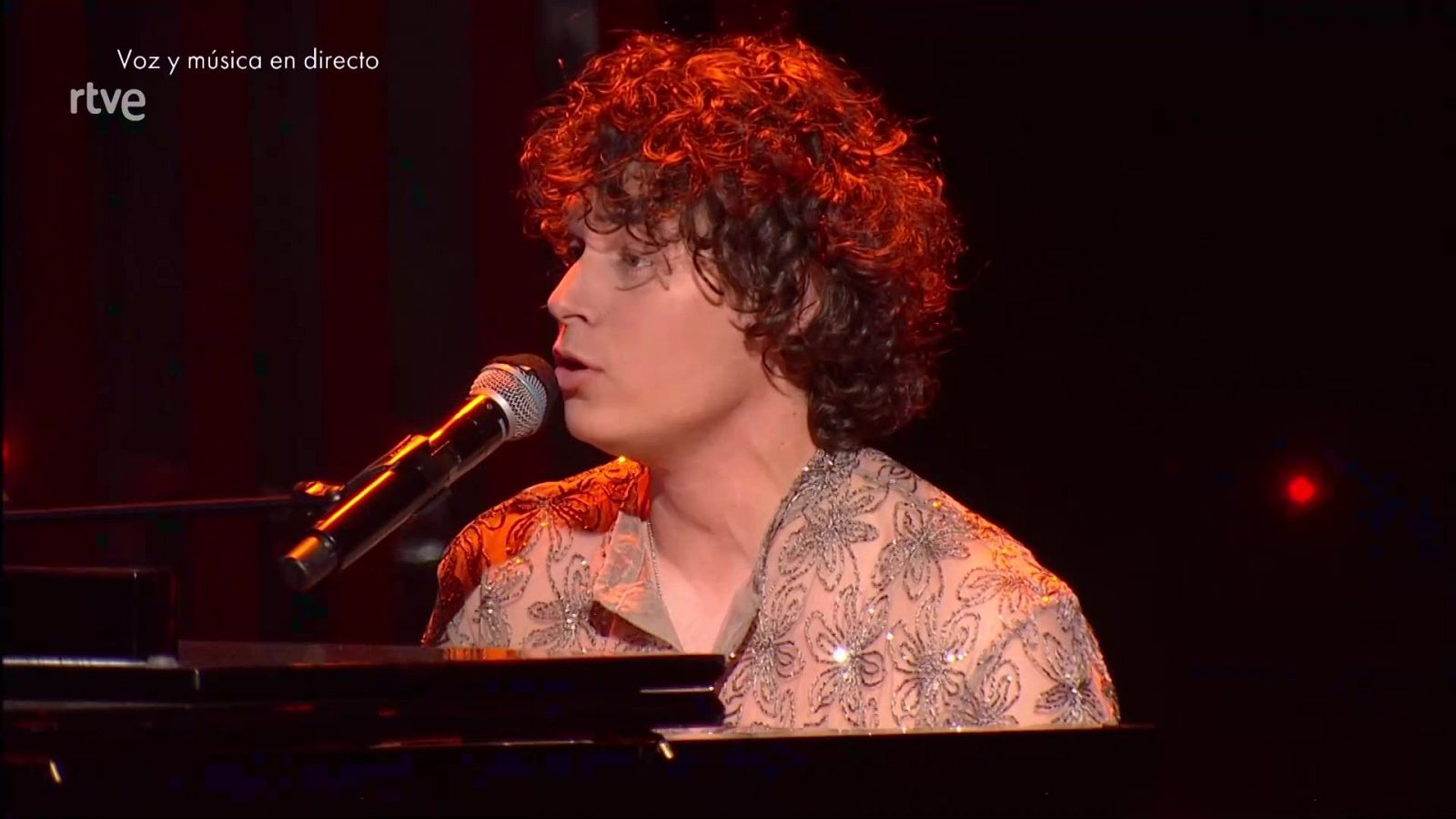 Actuació de Roger Padrós als Premis Sant Jordi 2024 - Especials en català | Veure