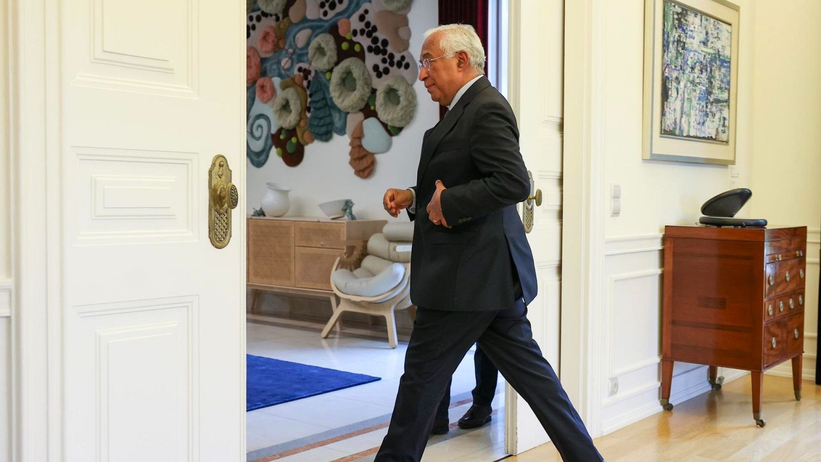 Dimisiones por sorpresa | Ver