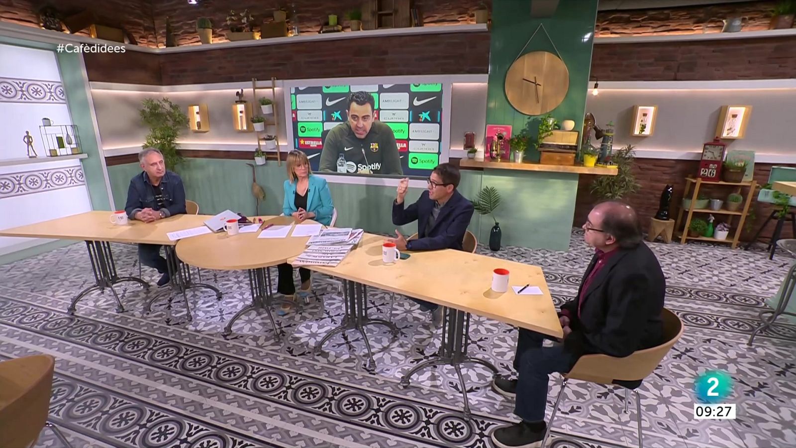 Clara Roquet, Elena Anaya i Marta Etura presenten sèrie. Parlem de l'inici de campanya electoral catalana. I analitzem la decisió del tècnic blaugrana