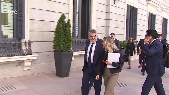 Telediario 2 - El Gobierno responde a UEFA y FIFA: "Lo irresponsable es quedarse de brazos cruzados"