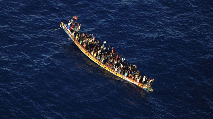 Telediario 1 - Naufraga un cayuco cerca de El Hierro: al menos 50 desaparecidos y 9 supervivientes