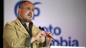 Fern�ndez (PP) compara a S�nchez con Puigdemont: "Se convirti� en una especie de caudillo plenipotenciario"