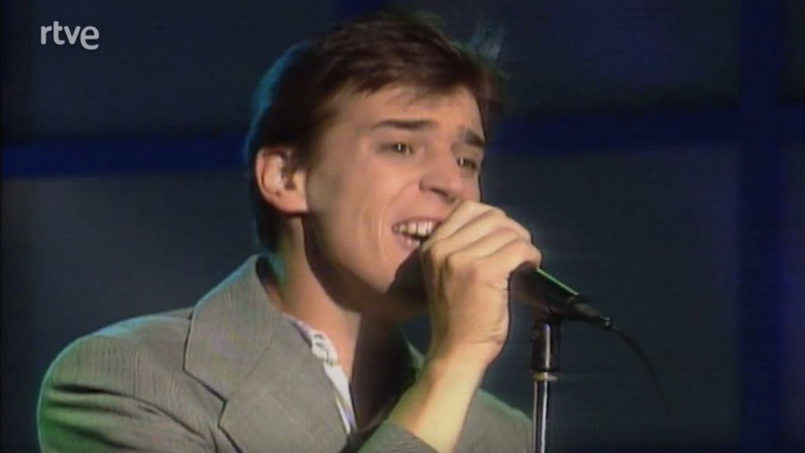 3 x 4 - Danza Invisible y Peter Viertel