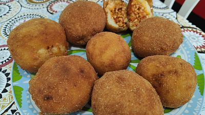 Receta de bombas de patata rellena, una explosi�n de sabor