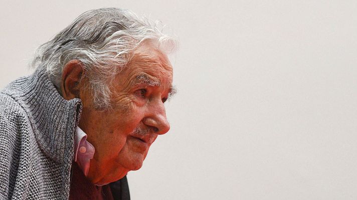  - Pepe Mujica anuncia que sufre un cáncer de esófago de difícil tratamiento
