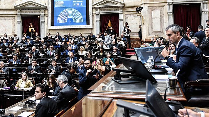 Telediario 1 - El Congreso de Argentina aprueba la ley ómnibus del Gobierno de Milei