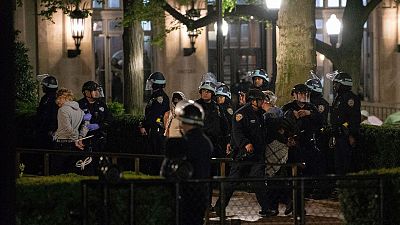 La Polic�a desaloja el edificio ocupado en la Universidad de Columbia y detiene a los estudiantes