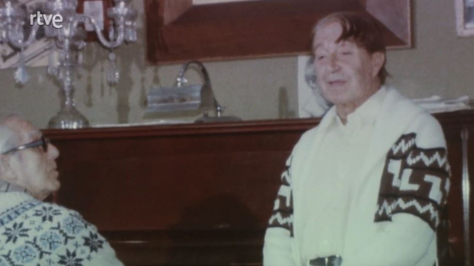 Joan Magrinyà; vitralls, Mercè Rodoreda - Arxiu TVE Catalunya - Arxiu TVE Catalunya | Veure