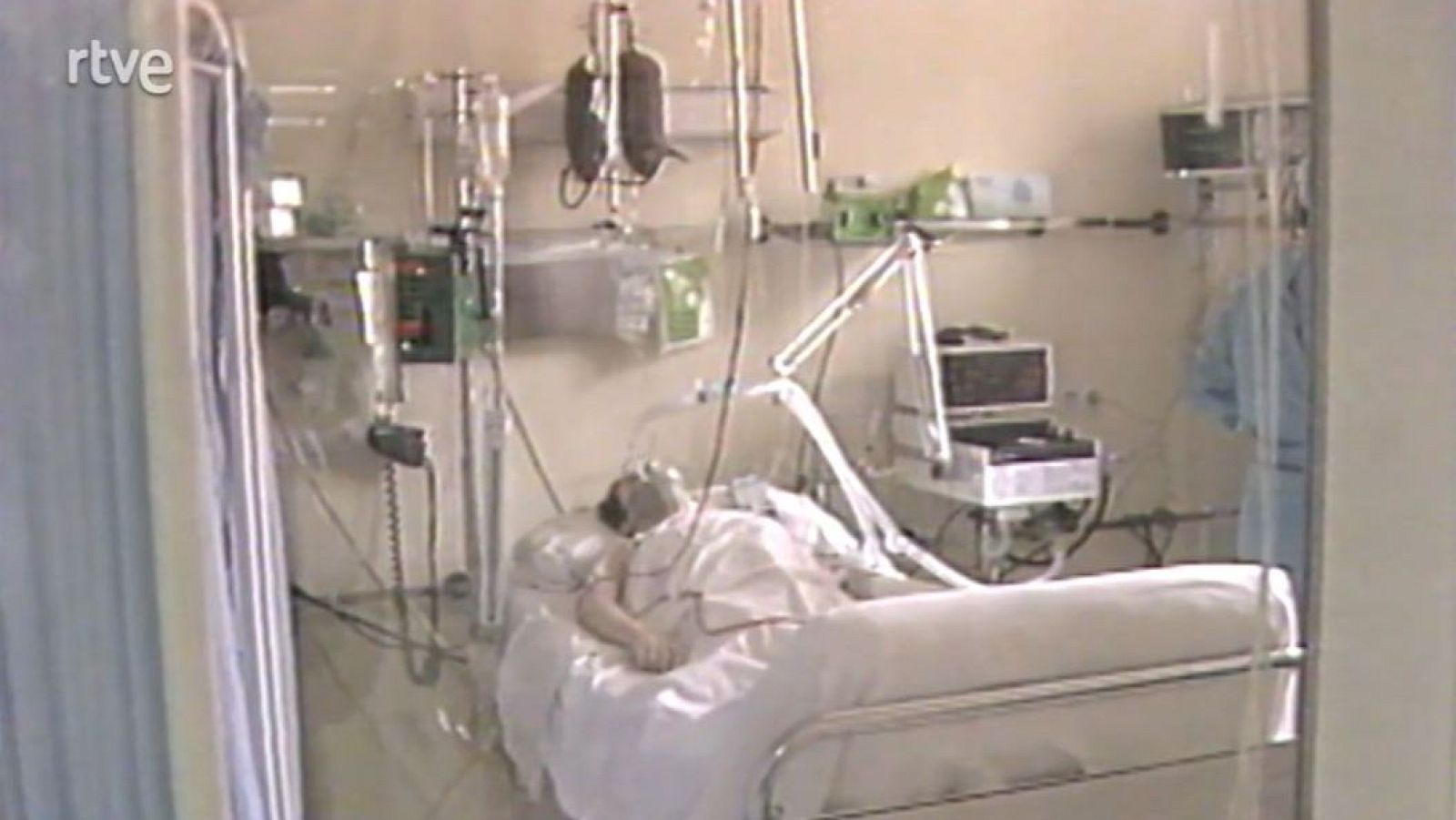 El primer trasplantat de cor a Catalunya, a la UCI - arxiu | Veure