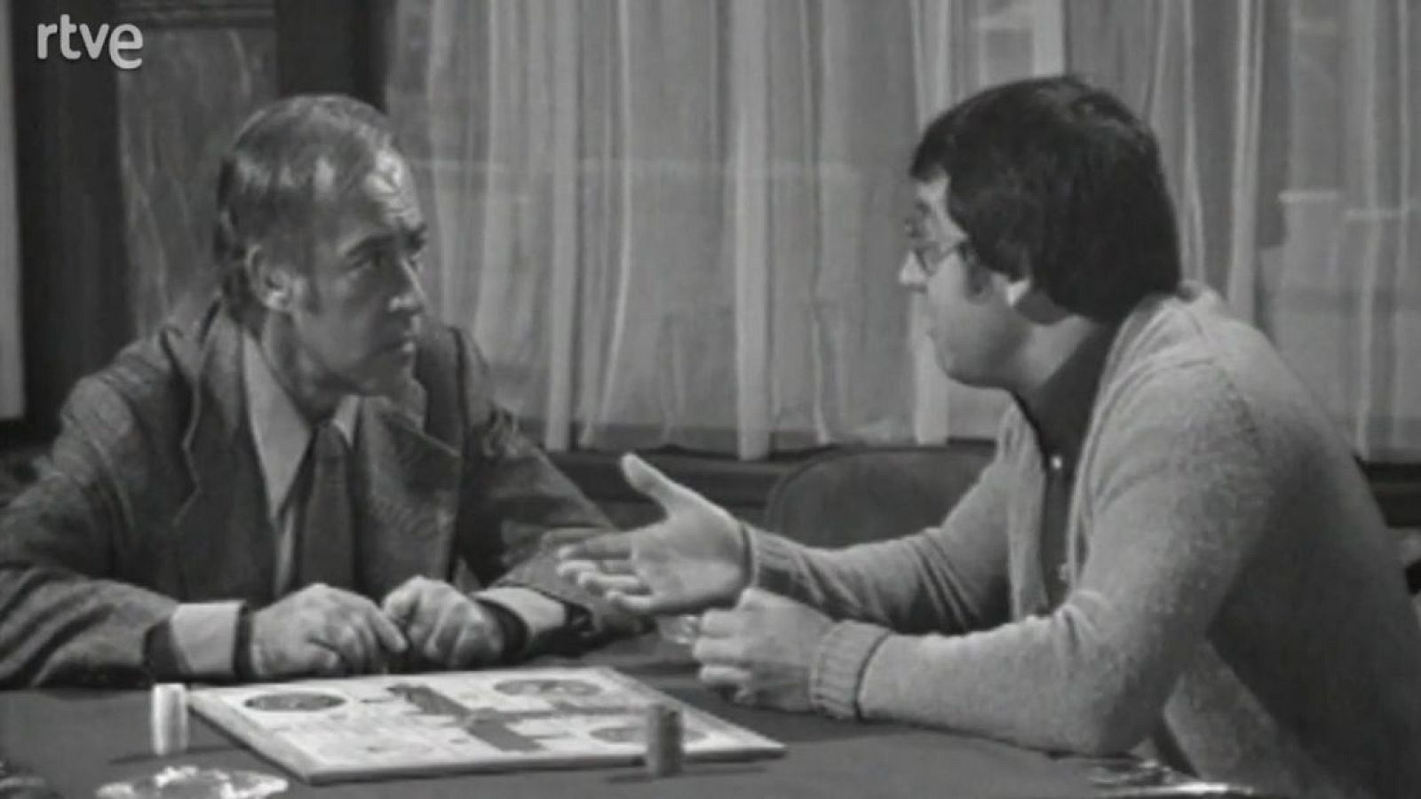 A vista de Paso - La partida de parchís - A vista de Paso | Ver