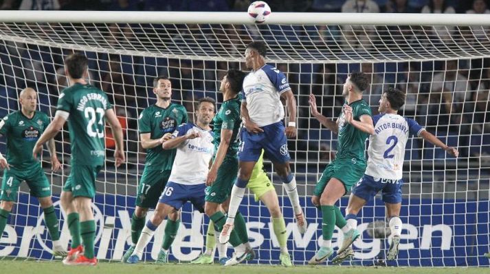 Resúmenes de LaLiga - Tenerife - Ferrol: resumen del partido, 38ª jornada | Segunda