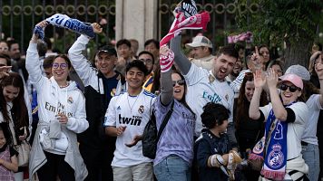 Improvisada fiesta en Cibeles por la 36 Liga del Real Madrid