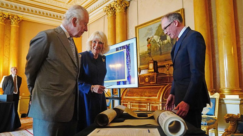 Carlos III: un año desde su coronación - Fin de semana 24h | Ver