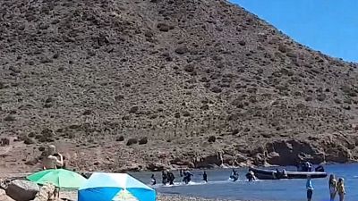 Llega a N�jar una patera con 20 personas a bordo | Ver