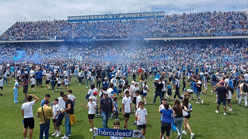 Vuelve un histórico: el Hércules ascience a primera RFEF | Ver
