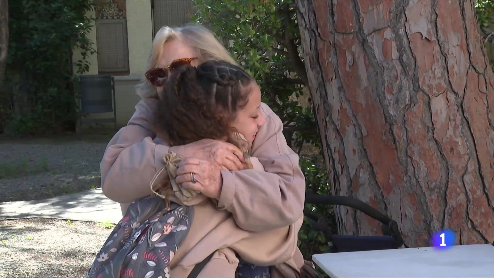 'Paraules que uneixen', una iniciativa contra la solitud no volguda - L'Informatiu | Veure