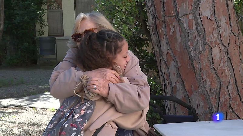 'Paraules que uneixen', una iniciativa contra la solitud no volguda - L'Informatiu | Veure