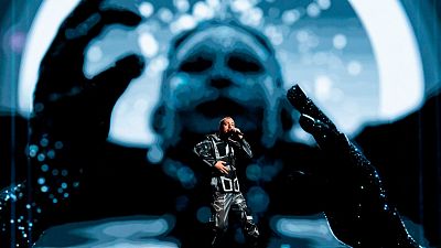 Azerbaiy�n: AHREE feat. Ilkin Dovlatov con "�z�nle Apar"