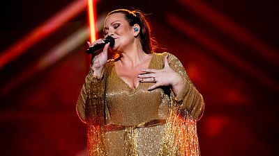 Islandia: Hera Bj�rk con "Scared of Heights"