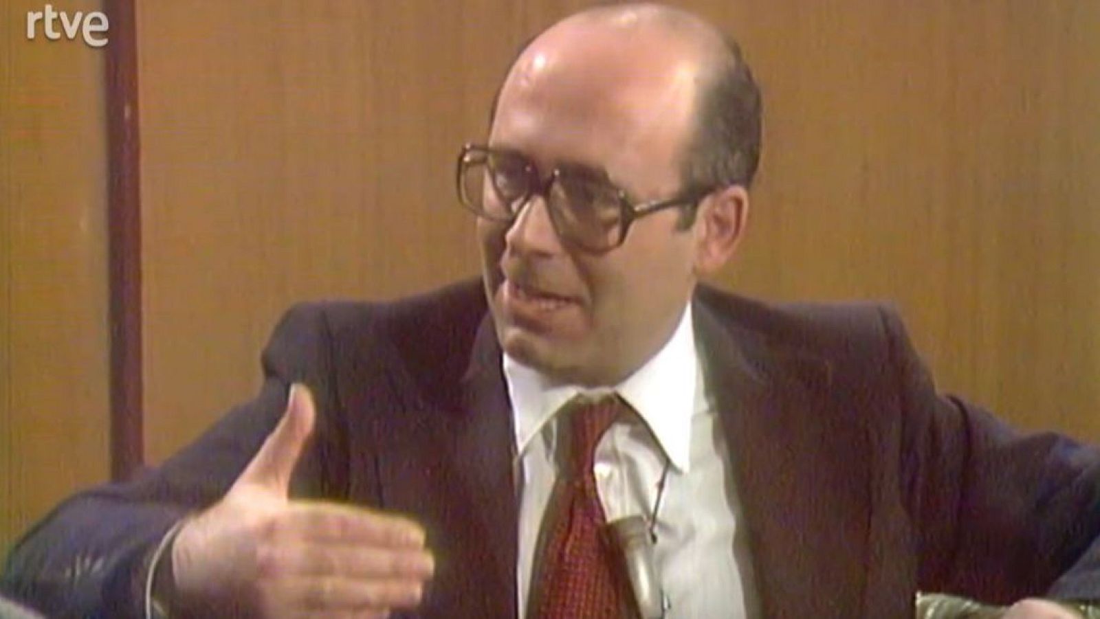 L'Estatut i les relacions laborals - De bat a bat - Arxiu | Veure