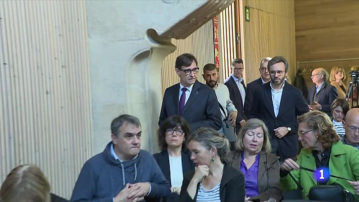 L'Informatiu - Els candidats fan campanya amb la mirada posada en els indecisos