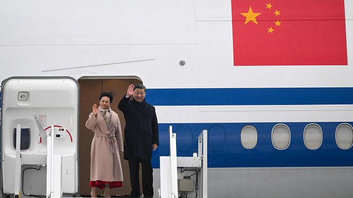 Telediario 2 - Serbia recibe a Xi Jinping después de su visita oficial a Macron en Francia