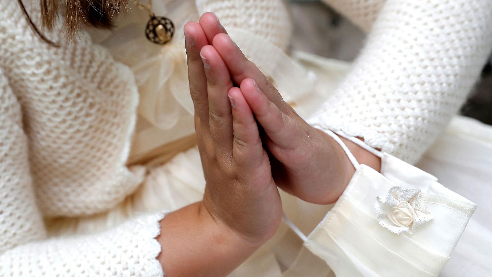 Comuniones que parecen bodas | Ver