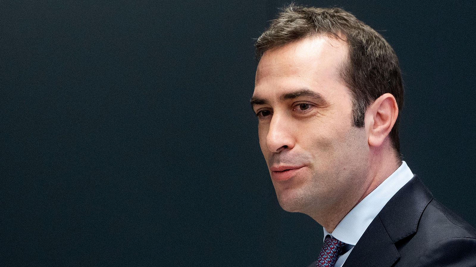 El Gobierno avisa al BBVA de que "tiene la última palabra" sobre la OPA al Sabadell - La hora de La 1 | Ver