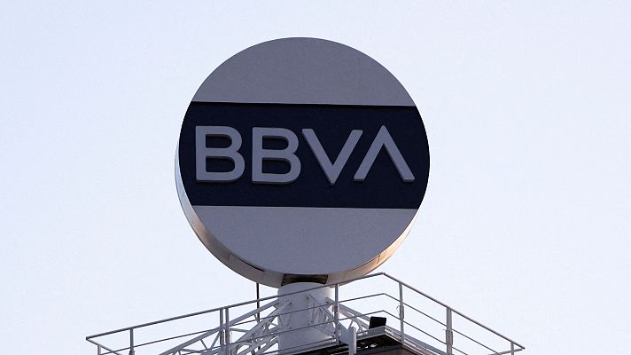 Telediario 1 - OPA de BBVA sobre Sabadell: Gobierno y sindicatos temen que genere despidos y falta de competencia