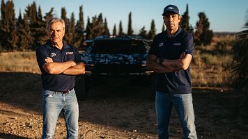 Carlos Sainz y Nani Roma corrern el Dakar 2025 a los mandos de un Ford